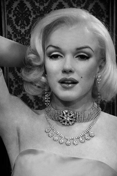 Top 20 Famous Ladies with Bleach-Blonde Hair