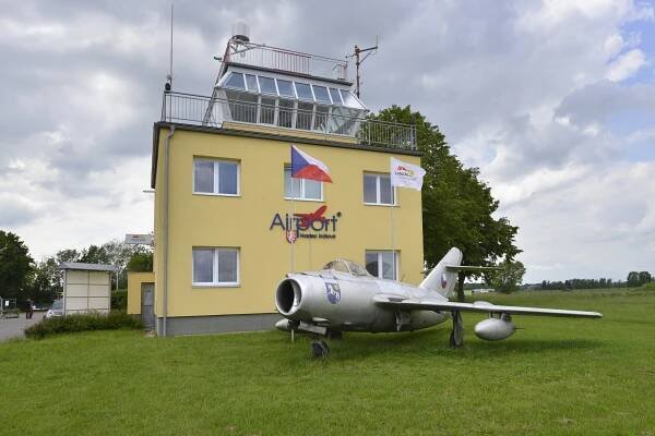 Aeroklub Dvůr Králové nad Labem - Letectví - Podkrkonoší - Dvůr Králové nad Labem
