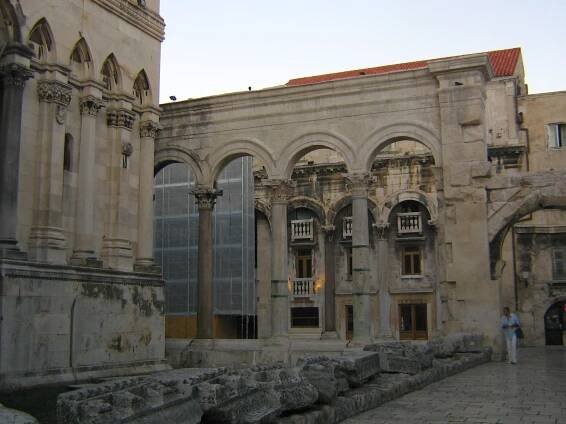 Fotogalerie Split - Diokleciánův palác - Diokleciánův palác - č. 673031 | Turistika.cz