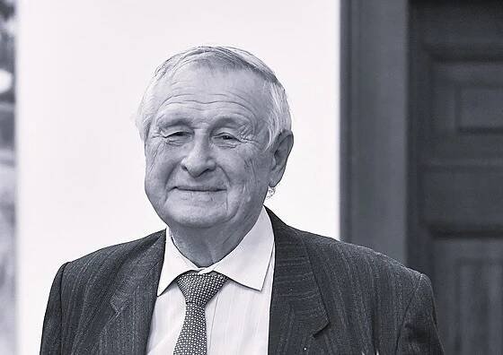 Ve věku nedožitých 83 let zemřel pedagog a sbormistr Petr Trunec. Fotografie...