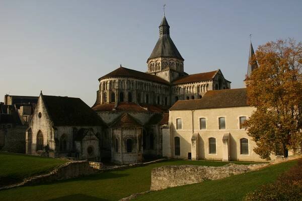Soubor:La Charite-Notre-Dame-120-2008-gje.jpg