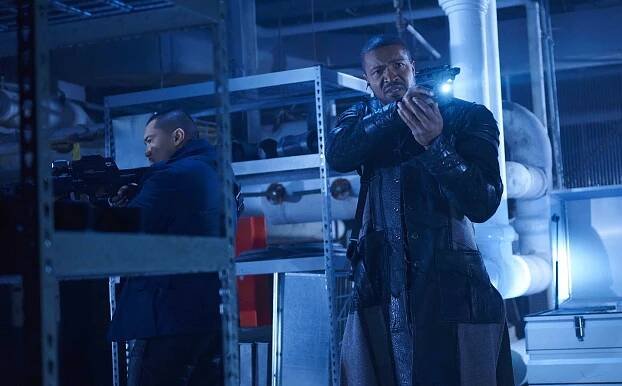 Dark Matter - Episode 5 - Z filmu - Alex Mallari Jr., Roger Cross
