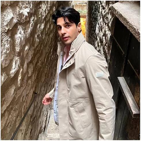 Kiara Advani reacts to Sidharth Malhotra’s PIC as he explores ‘Teri Galliyan’; fan says, ‘When you take lyrics seriously’