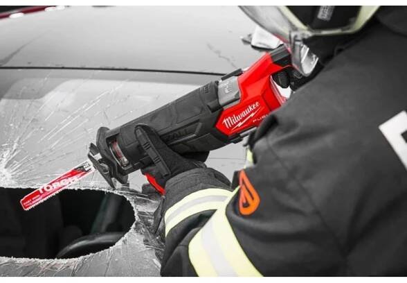 Milwaukee M18 FSZ-502X Aku pila ocaska 2x5.0 Ah, HD Box 4933478291
