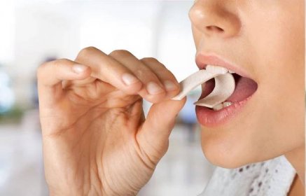 Je nebezpečné, když spolkneme žvýkačku?