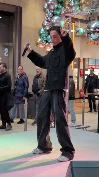 Kyle Alessandro - Lighter - part one Stockholm Gallerian 8. March 2025