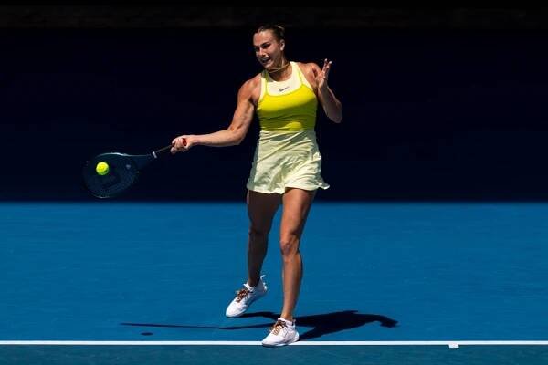 Sabalenková a Gauffová jsou ve čtvrtfinále Australian Open, na Alcaraze čeká Djokovič