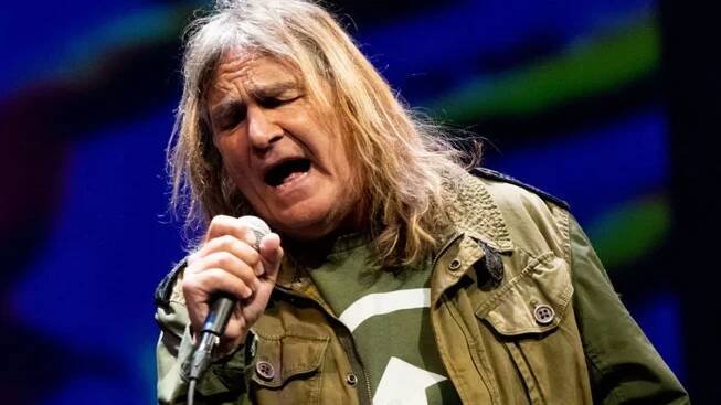 The Alarm frontman Mike Peters has died