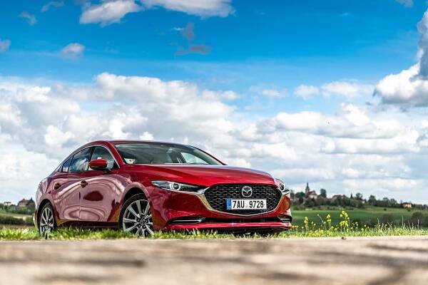 Test Mazda3 sedan Skyactiv-X180 2020: Vynikající kombinace - roadblog.cz