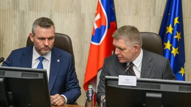 Jednou ze čtyř světových stran je stále i západ, připomněl Pellegrini Ficovi