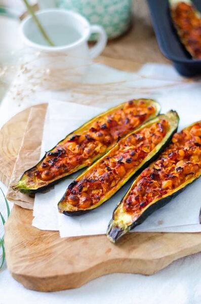 Cizrna plněná cuketa - snadný a zdravý vegetariánský recept pro začátečníky. 7