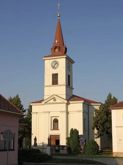 Soubor:Újezd u Brna - kostel sv Petra a Pavla obr1.jpg – Wikipedie