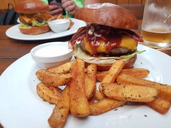 Němý Medvěd Burger & Beer Bar foto 2