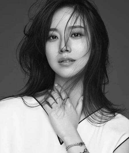 53 Most Beautiful and Brilliant Korean Women 2023