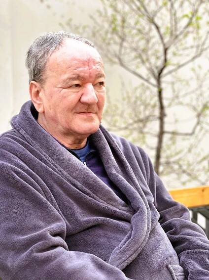 Posedenie na terase - Zariadenie pre seniorov v Bratislave a Pezinku - Casa Slovensko