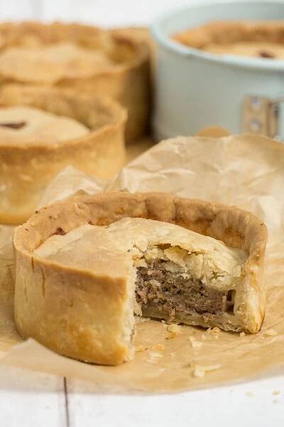 Easy & Authentic Scotch Pie Recipe