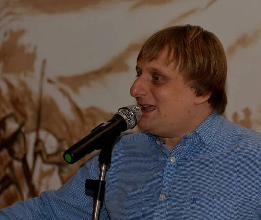 OBRAZEM: Vtipné skeče i satyra. Lukáš Pavlásek bavil Chomutov