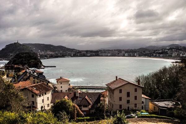 Walk on the basque side