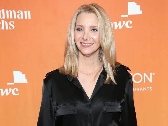 Lisa Kudrow Opens Up About Her Body Insecurity on the “Friends” Set