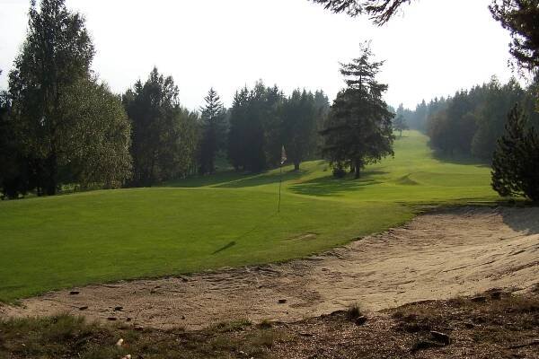 Soubor:Svratka - golfové hřiště.JPG