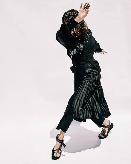 Ana Ularu & Marc Rissmann make an entrance - Entrance Store