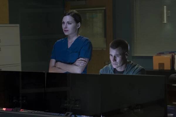 Noční směna - Family Matters - Z filmu - Jill Flint, Brendan Fehr