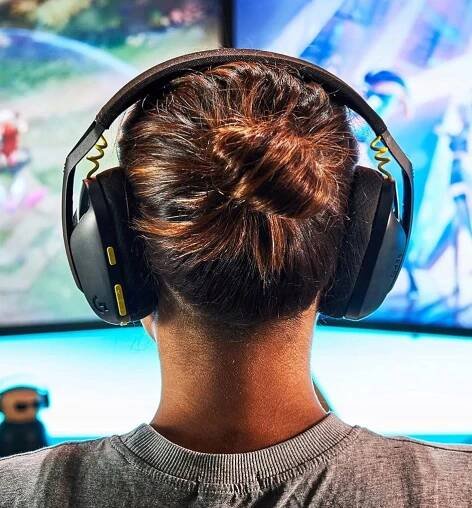 BEZDRÔTOVÉ SLÚCHADLÁ NA UŠI LOGITECH G435 DOLBY ATMOS LIGHTSPEED Stav balenia originálne