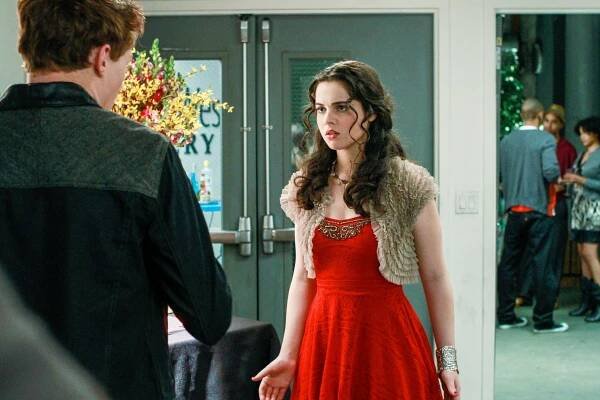 Záměna - The Art of Painting - Z filmu - Vanessa Marano