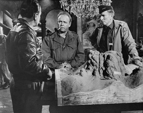 Ďábelská brigáda - Z filmu - Carroll O'Connor, Michael Rennie