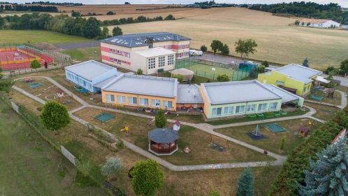 Základní a mateřská škola Sulice | Střechy Lindab