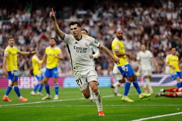 Díazovo produktivní odpoledne proti Cádizu přiblížilo Real Madrid vytouženému titulu