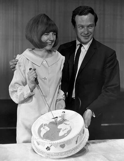 Cilla Black pop singer entertainer with Brian Epstein 1964