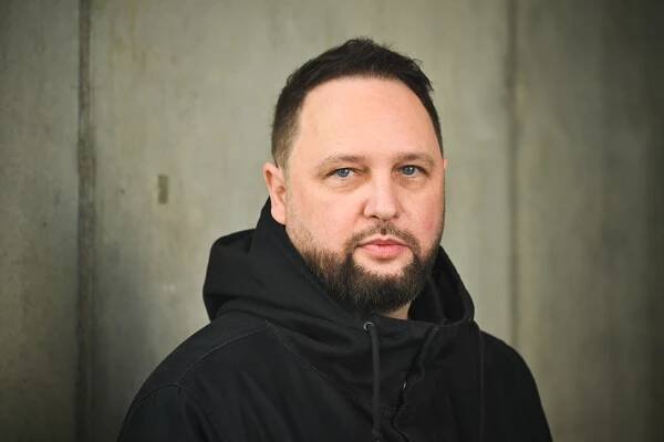 Producent Jan P. Muchow: Do kusu techniky už se asi nezamiluju. Českému popu nevadí smrad a teplíčko