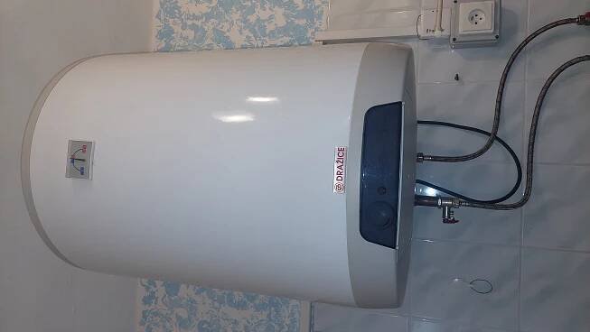 Prodám elektrický bojler Dražice 80litru. Důvod přechod na tepelné čerpadlo. Cena 1200 Kč. - InzerceTrinec.cz