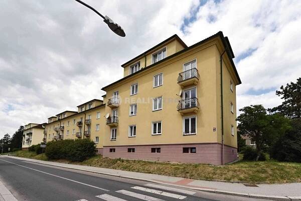 PRODEJ PĚKNÉHO, ZDĚNÉHO BYTU 2+1, 64 M2 S BALKONEM, HUSOVA 802, STRAKONICE