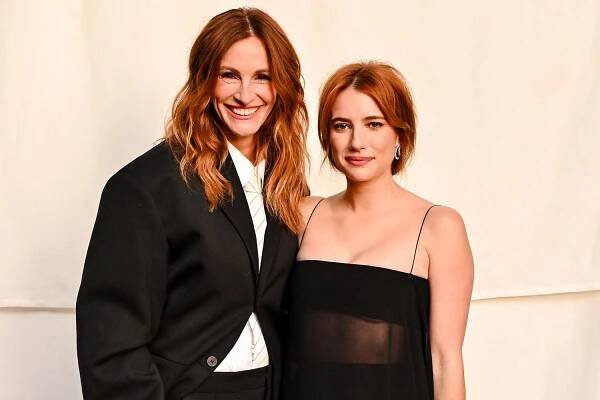 Julia Roberts Hangs Out with Niece Emma Roberts in New York City, Plus Harry Styles, Zoë Kravitz, Jennifer Aniston and More