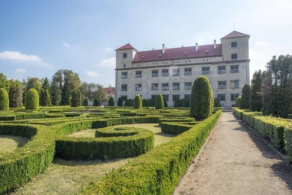 Státní zámek Bučovice | DoZahrad.cz | Příběhy zahrad, které musíte navštívit
