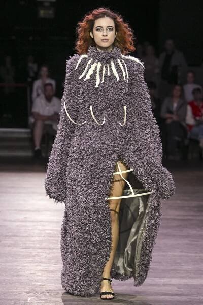 MBPFW 2025: Představujeme 5 nej z pražského fashion weeku