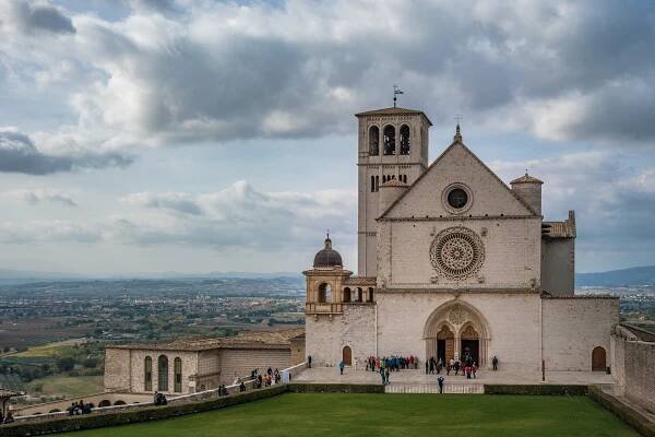 Assisi and Cascia Private Day Tour from Rome with Lunch