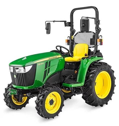 Komunální traktor John Deere 3038E