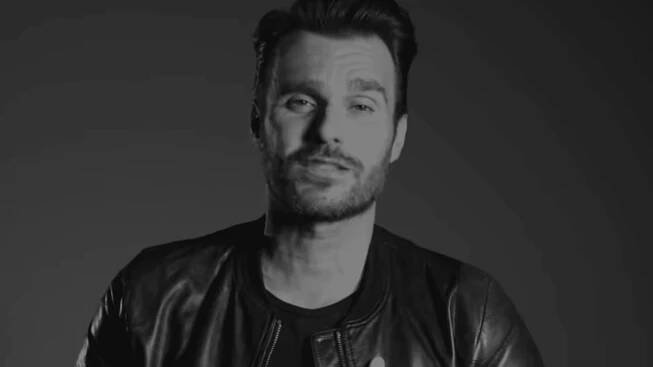 VIDEO: Duet roku!? Leoš Mareš boří internet nový songem s Karlem Gottem. Vážně je to ale taková pecka?