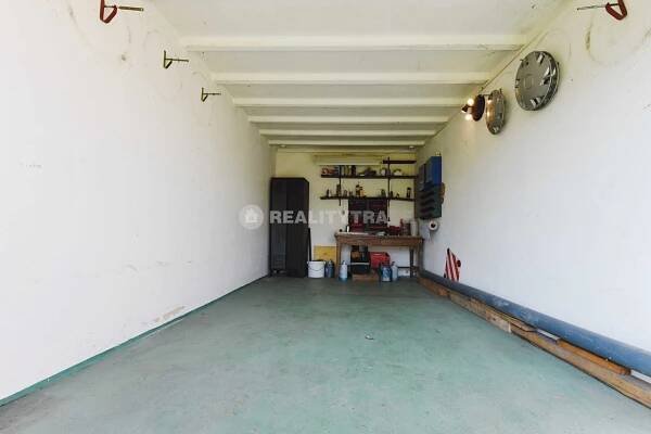 PRODEJ GARÁŽE 18 M2, STRAKONICE, U HAJSKÉ (U HŘBITOVA) - WWW.REALITYTRADE.CZ - TEL.: 602 271 334 - E-MAIL: STRBACKA@REALITYTRADE.CZ