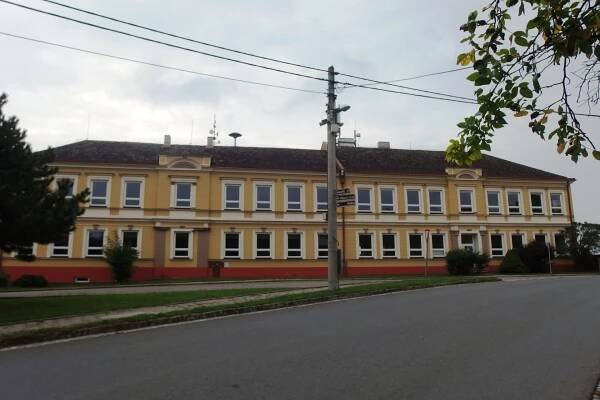 ZŠ Kostelec u Holešova foto 1