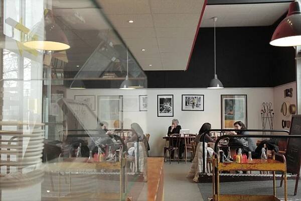 Eating out with the family made easy at Les 400 Coups à la Cinémathèque