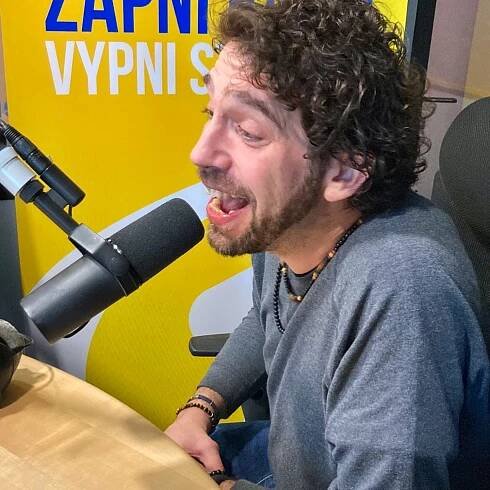 Jindra Polák: Už na prvním koncertě jsme věděli, že se mezi námi děje něco speciálního | Host Frekvence 1