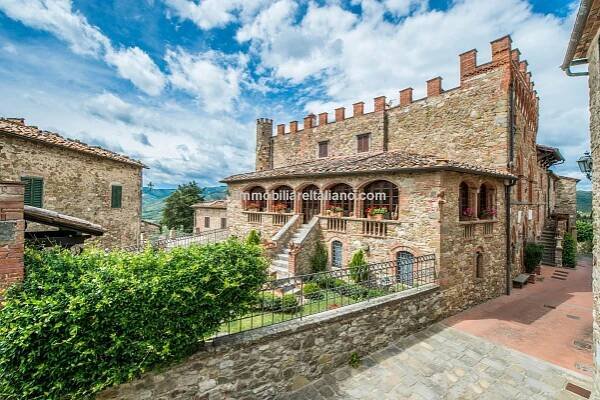 Medieval Castle Bucine Arrezo Tuscany Immobiliare Italiano
