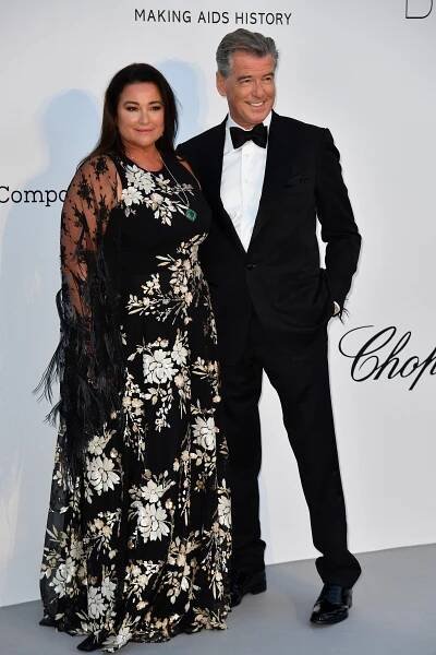 Keely Shaye Smith and Pierce Brosnan arrive at the amfAR 25th Annual Cinema Against AIDS gala on May 17, 2018, in France. | Source: Getty Images