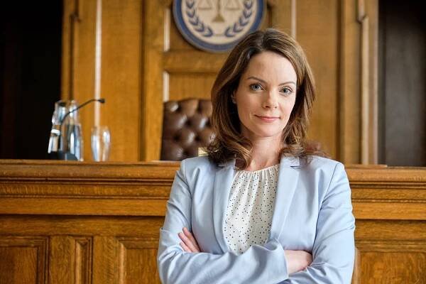 Darrow & Darrow 3 - Promo - Kimberly Williams-Paisley
