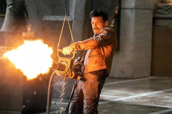 Hounds Of War: Drsňák Frank Grillo mstí zavražděné bratry ve zbrani