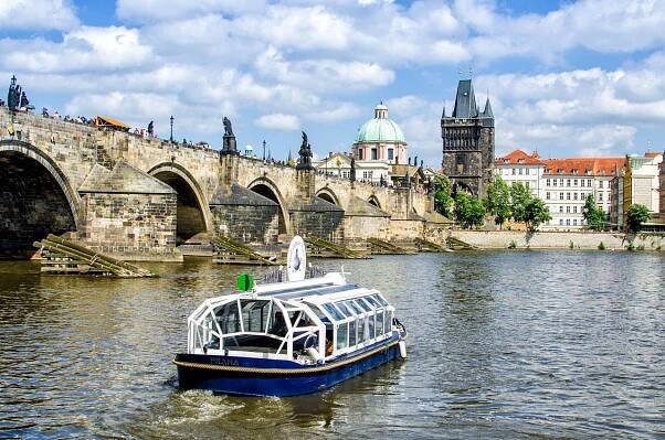 Solární loď Elektronemo | Prague-Boats.cz
